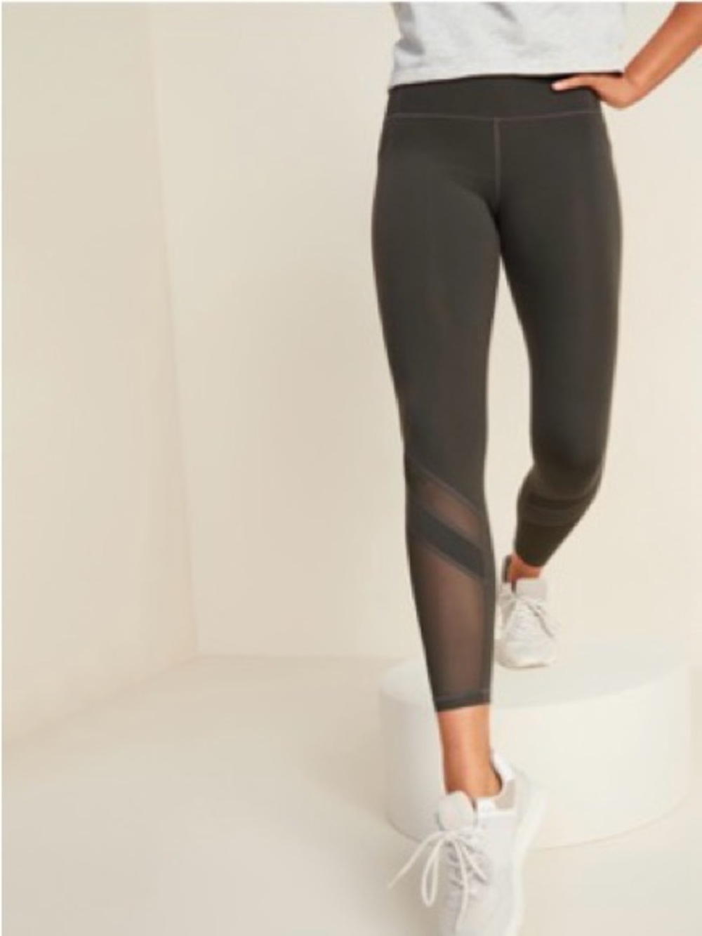 High-Waisted Elevate Side-Pocket Mesh-Trim 7/8-Length Compression Leggings